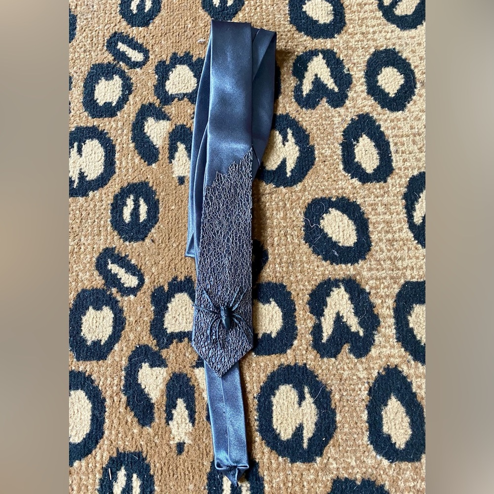 Handmade spooky Halloween goth silver chrome shiny necktie with rubber spider!